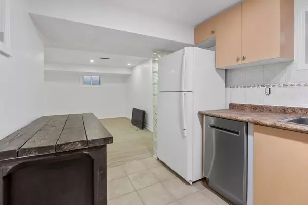 Mississauga, ON L4X 2W3,3081 Nawbrook RD #Basement