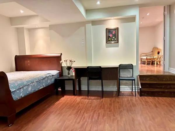 Toronto W01, ON M6S 3T4,87 South Kingsway N/A