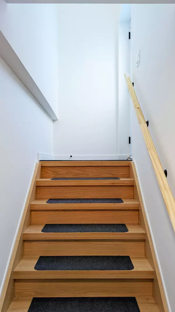 Toronto W09, ON M9P 2A7,2301 Lawrence AVE W #Basement