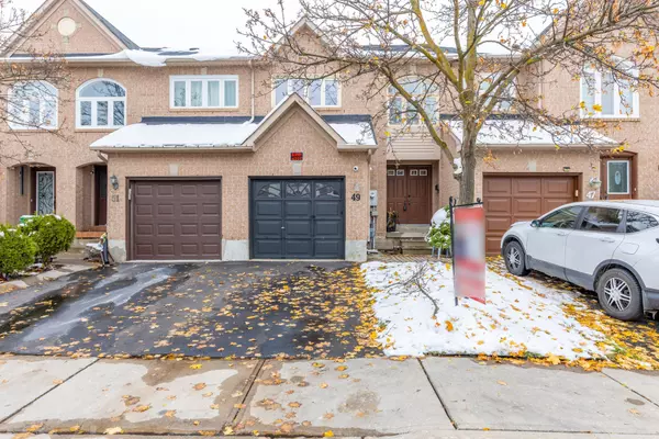 49 Goldenlight CIR #32,  Brampton,  ON L6X 4N6