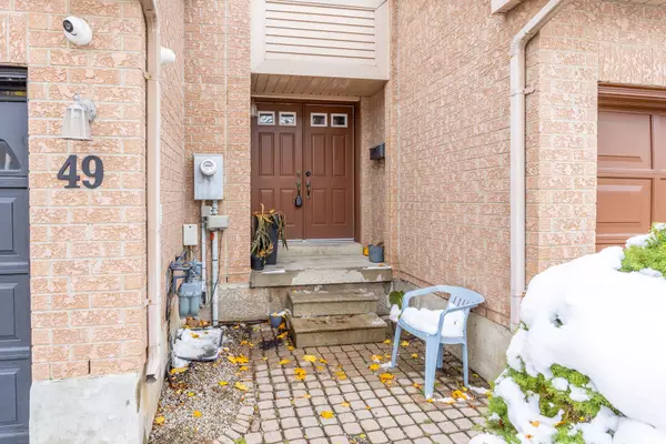 Brampton, ON L6X 4N6,49 Goldenlight CIR #32