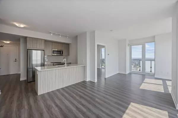 Mississauga, ON L5B 0L6,430 Square One DR #4703