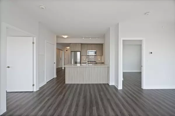 Mississauga, ON L5B 0L6,430 Square One DR #4703