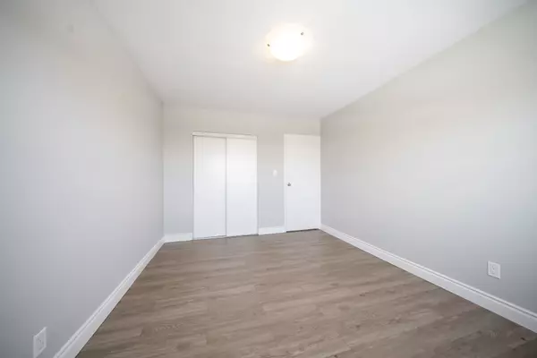 Burlington, ON L7R 1Z2,2035 Prospect ST #45