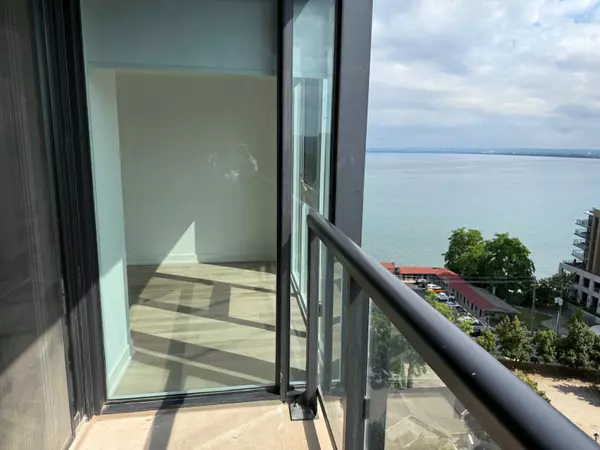 Burlington, ON L7R 0G9,370 MARTHA ST #1309