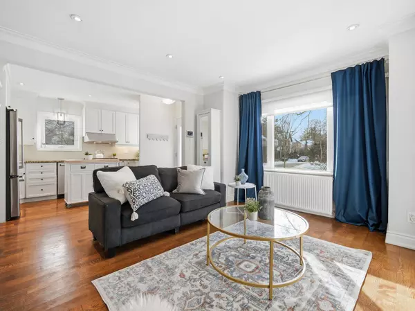 Toronto W07, ON M8Y 3X1,205 Prince Edward DR S