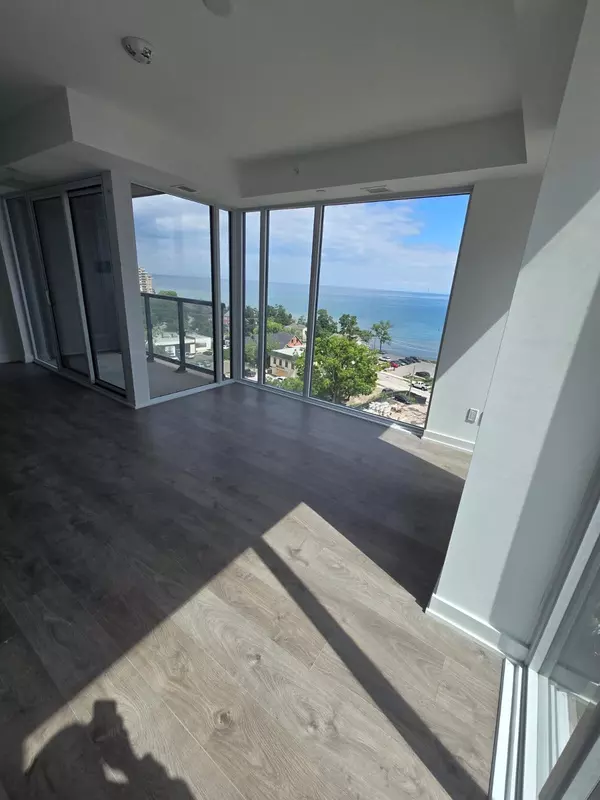 Burlington, ON L7R 0G9,370 MARTHA ST #807