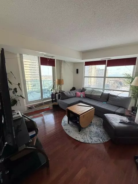 Mississauga, ON L5B 4M1,1 Elm DR W #1102