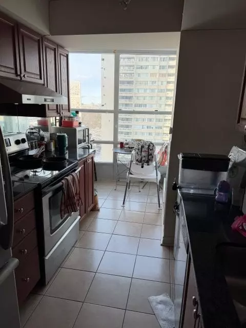Mississauga, ON L5B 4M1,1 Elm DR W #1102