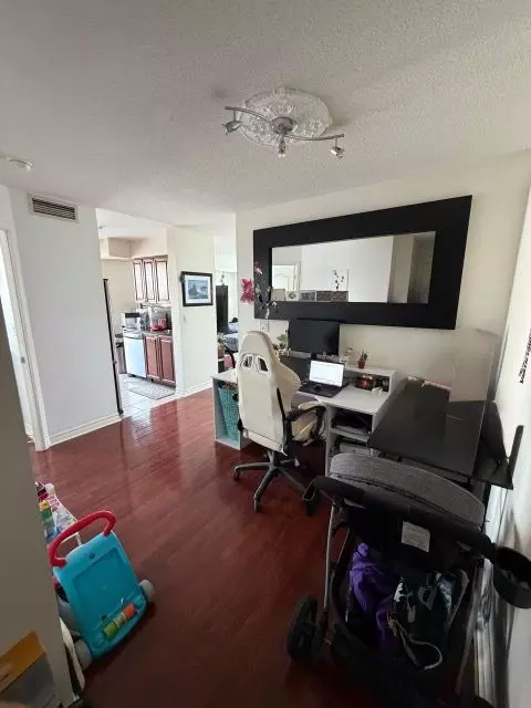 Mississauga, ON L5B 4M1,1 Elm DR W #1102