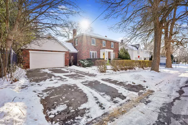 Cobourg, ON K9A 1N1,135 Queen ST