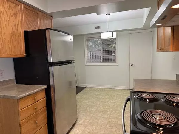 Cobourg, ON K9A 0B9,841 Battell ST N #107