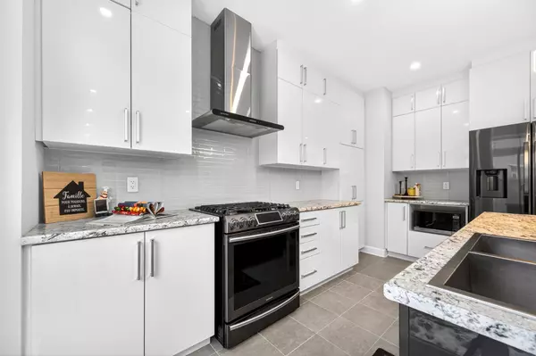 Orleans - Cumberland And Area, ON K4A 1K7,232 Aquarium AVE