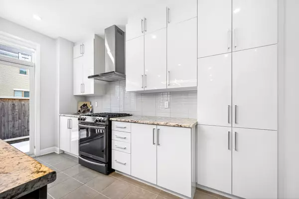 Orleans - Cumberland And Area, ON K4A 1K7,232 Aquarium AVE