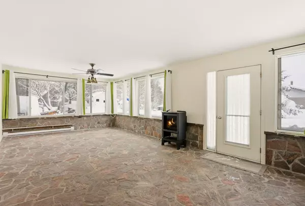 Muskoka Lakes, ON P0B 1P0,2505 Windermere RD #2