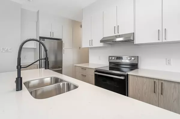 Cyrville - Carson Grove - Pineview, ON K1B 3P2,1373 Louis LN #Unit A