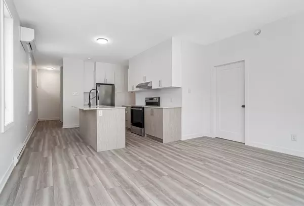 Cyrville - Carson Grove - Pineview, ON K1B 3P2,1373 Louis LN #Unit A