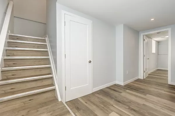 Barrhaven, ON K2J 1A7,21 St Remy DR #B