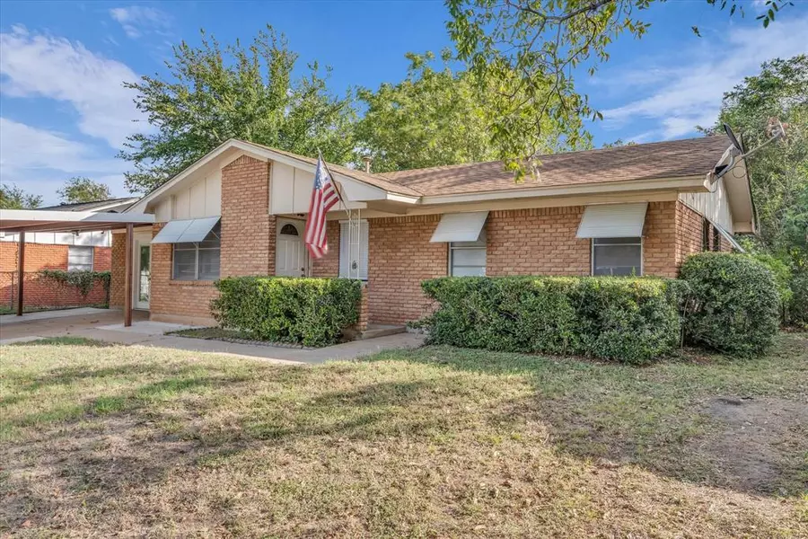 309 S Rita Street, Lacy Lakeview, TX 76705