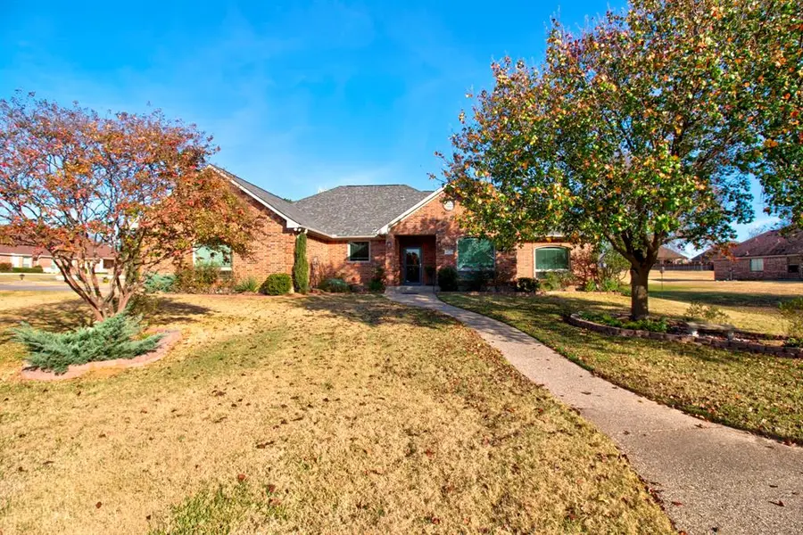 1321 Kiowa Drive E, Lake Kiowa, TX 76240
