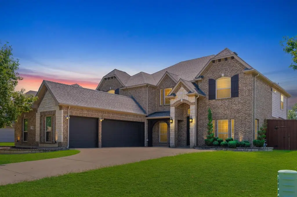 Desoto, TX 75115,932 E Danbury Drive