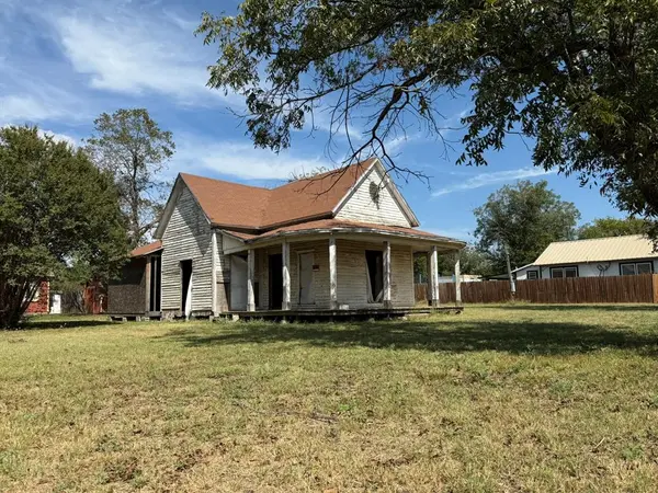 132 W Travis Street,  Dublin,  TX 76446