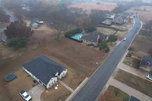 Bonham, TX 75418,2105 Bois D Arc Drive