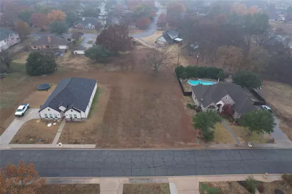 Bonham, TX 75418,2105 Bois D Arc Drive