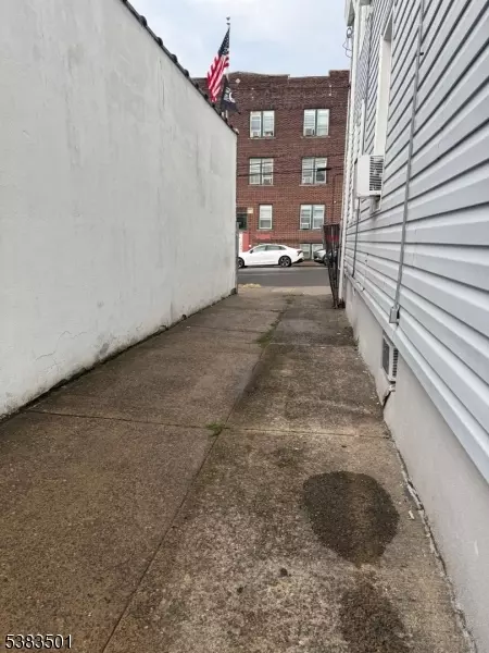 Paterson City, NJ 07513,495 21St Ave