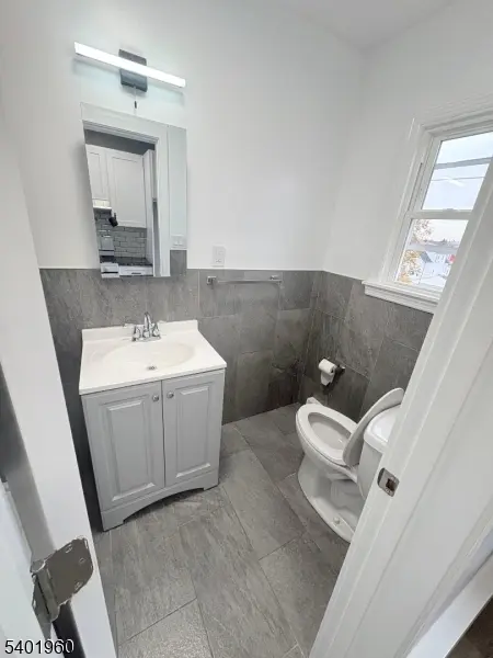 Wallington Boro, NJ 07057,37 Mercer St #4