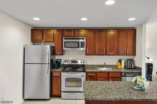 110 Somerset Street #2205, New Brunswick City, NJ 08901