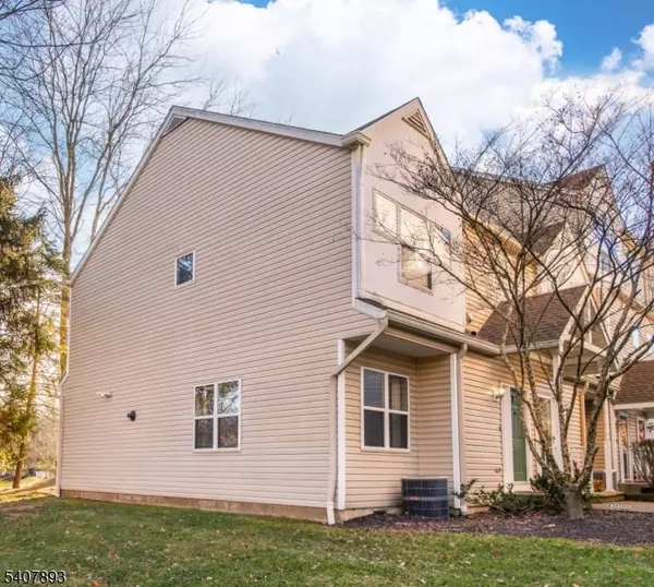 18 Bristol Ct, Lincoln Park Boro, NJ 07035