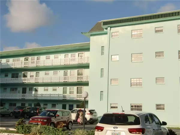 Lauderdale Lakes, FL 33319,4401 NW 41 STREET #404