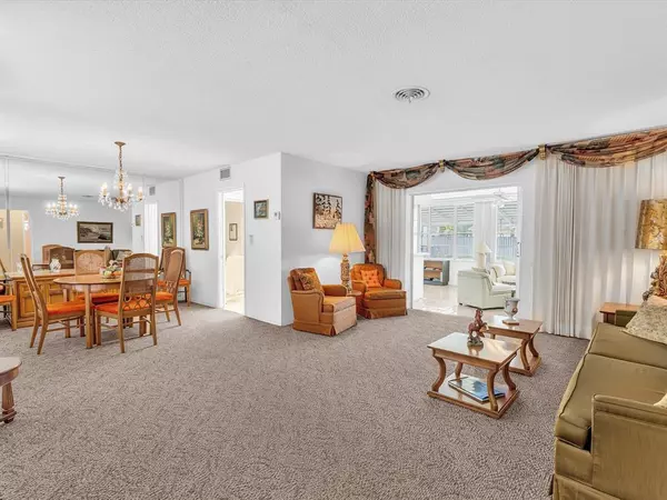 Hollywood, FL 33021,407 S Highland Dr