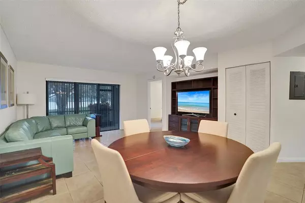 Deerfield Beach, FL 33442,903 Congressional Way #903