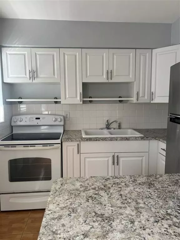 Hollywood, FL 33019,1930 JACKSON ST #10