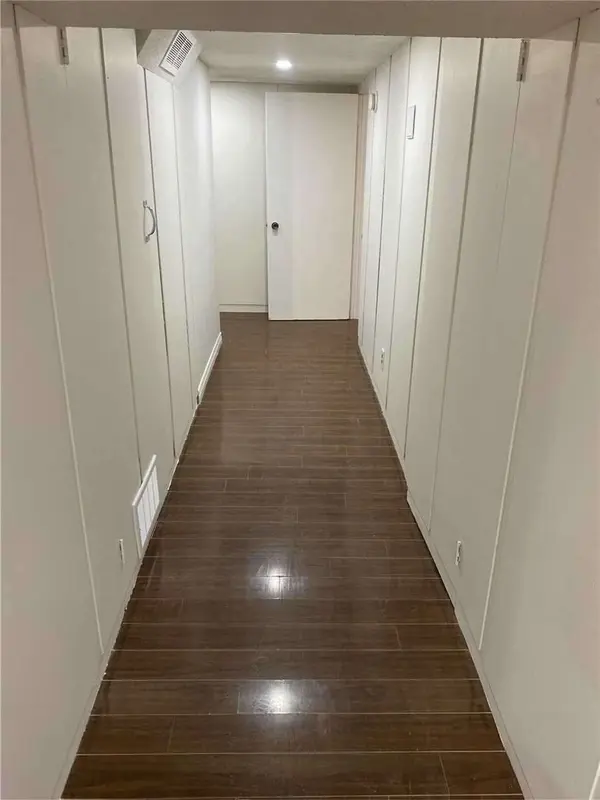 Toronto W10, ON M9V 3G5,92 Silverstone DR #Basement