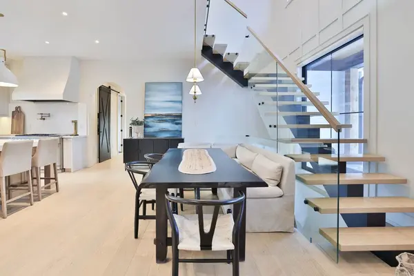 Burlington, ON L7L 2M9,352 Wilson AVE