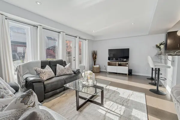 Guelph, ON N1L 0J9,167 Arkell RD #13