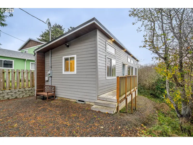 245 S Dolphin, Rockaway Beach, OR 97136