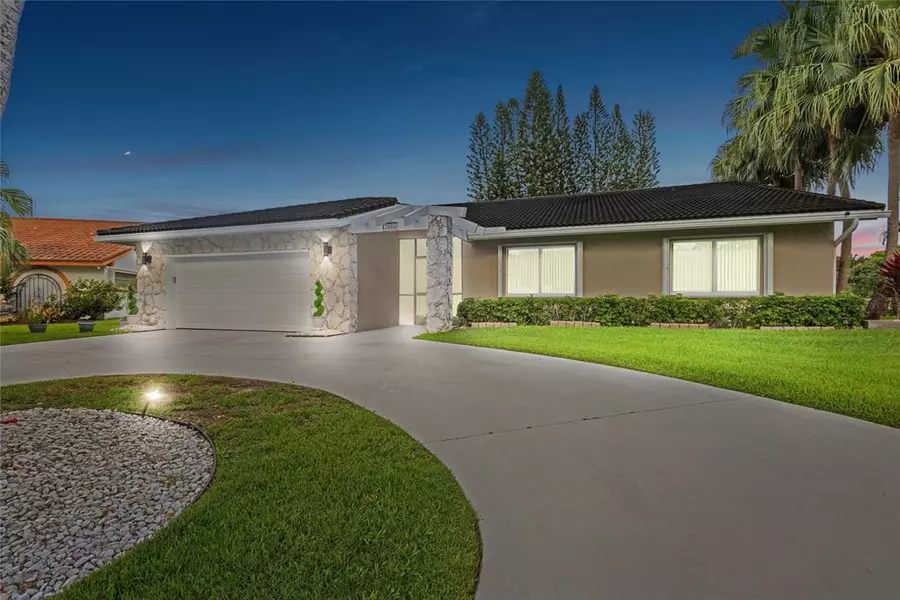 7626 NW 87th Ave, Tamarac, FL 33321