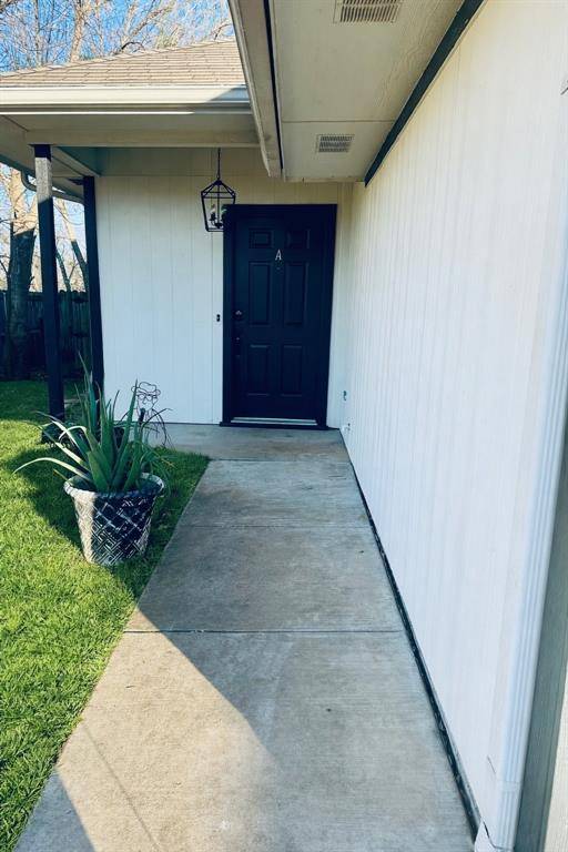 505 S 1st Street #A, Grandview, TX 76050