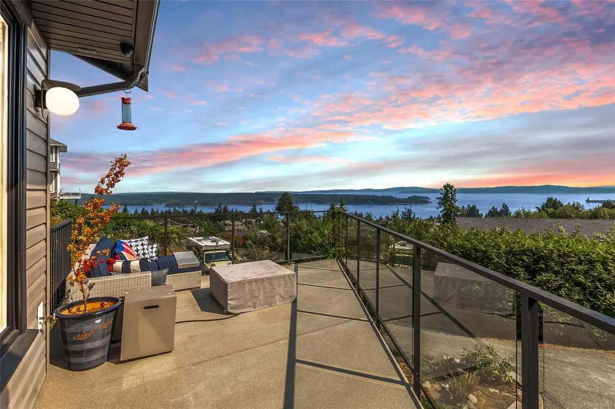 824 Craig Rd, Ladysmith, BC V9G 2C4