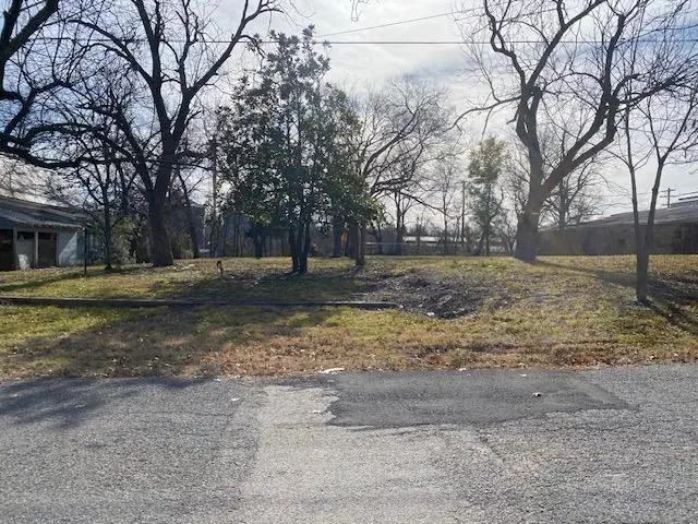 Bonham, TX 75418,314 E 2nd Street