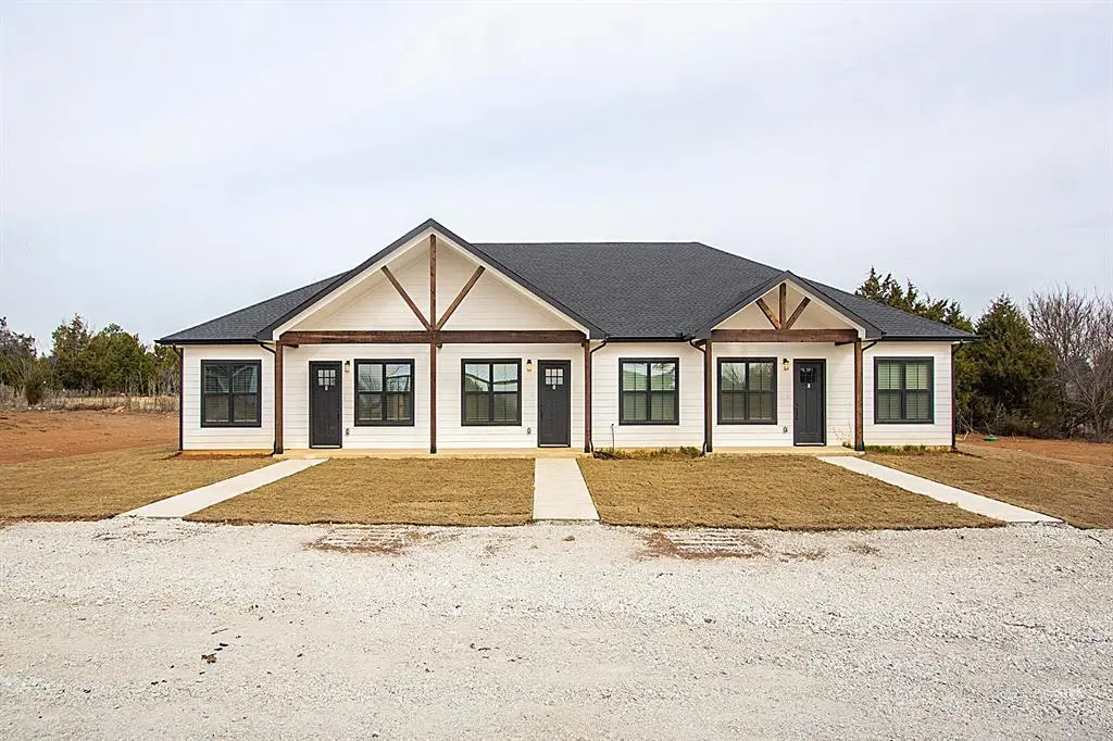 Whitesboro, TX 76273,20496 US Hwy 377 #A