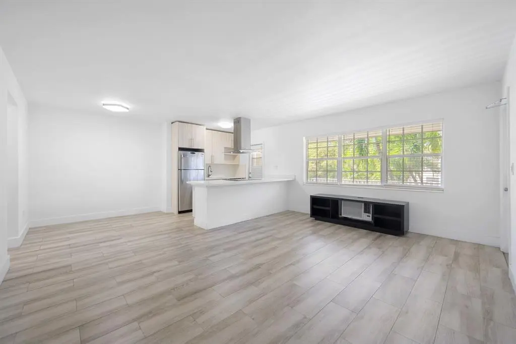 Coral Gables, FL 33146,6565 Santona St #B16