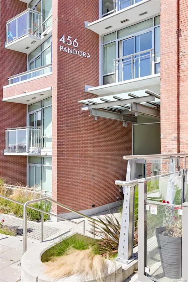 456 Pandora Ave #403, Victoria, BC V8W 0E3