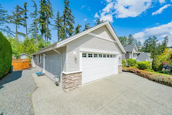 2324 Dodds Rd, Nanaimo, BC V9X 1Y3