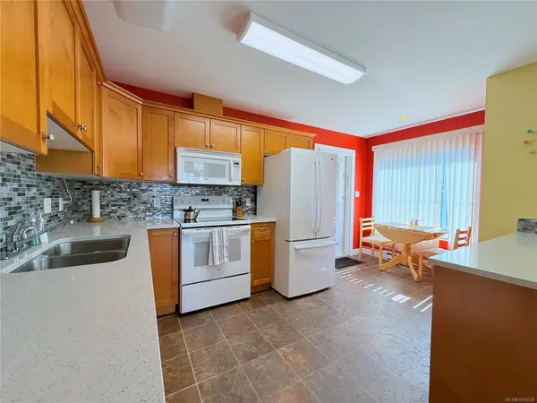 769 Merecroft Rd #6, Campbell River, BC V9H 8H6