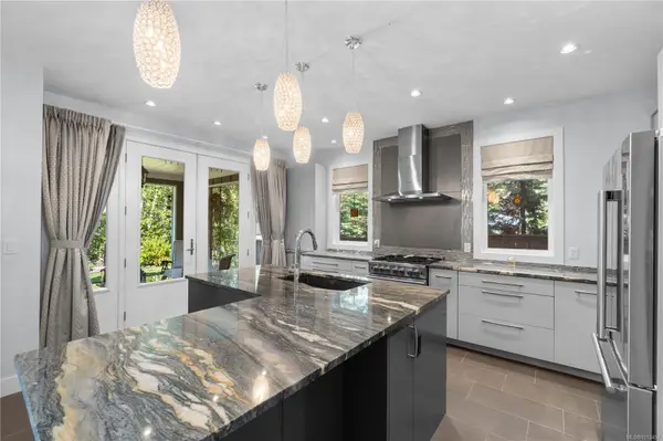 5610 Linley Valley Dr, Nanaimo, BC V9T 0K1